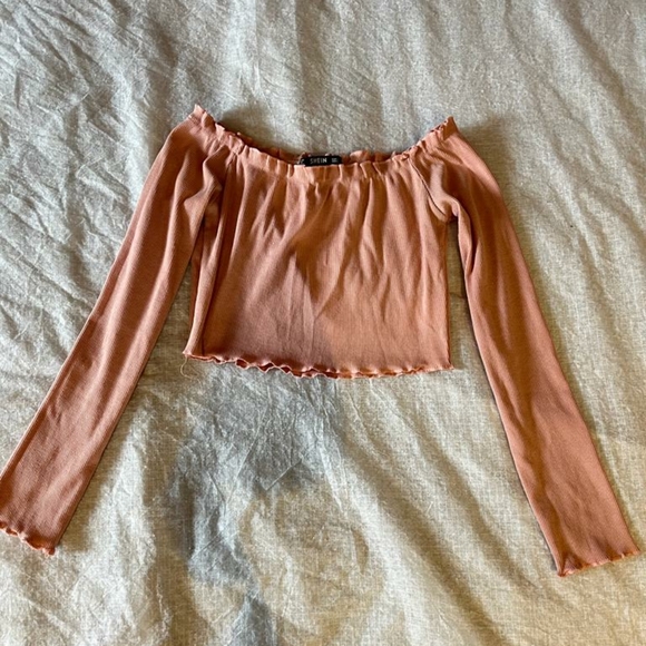 SHEIN cute crop top - Picture 2 of 8